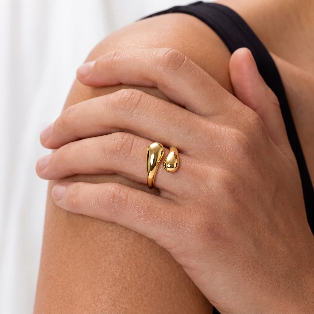 Sculpted Crossover Teardrop Ring